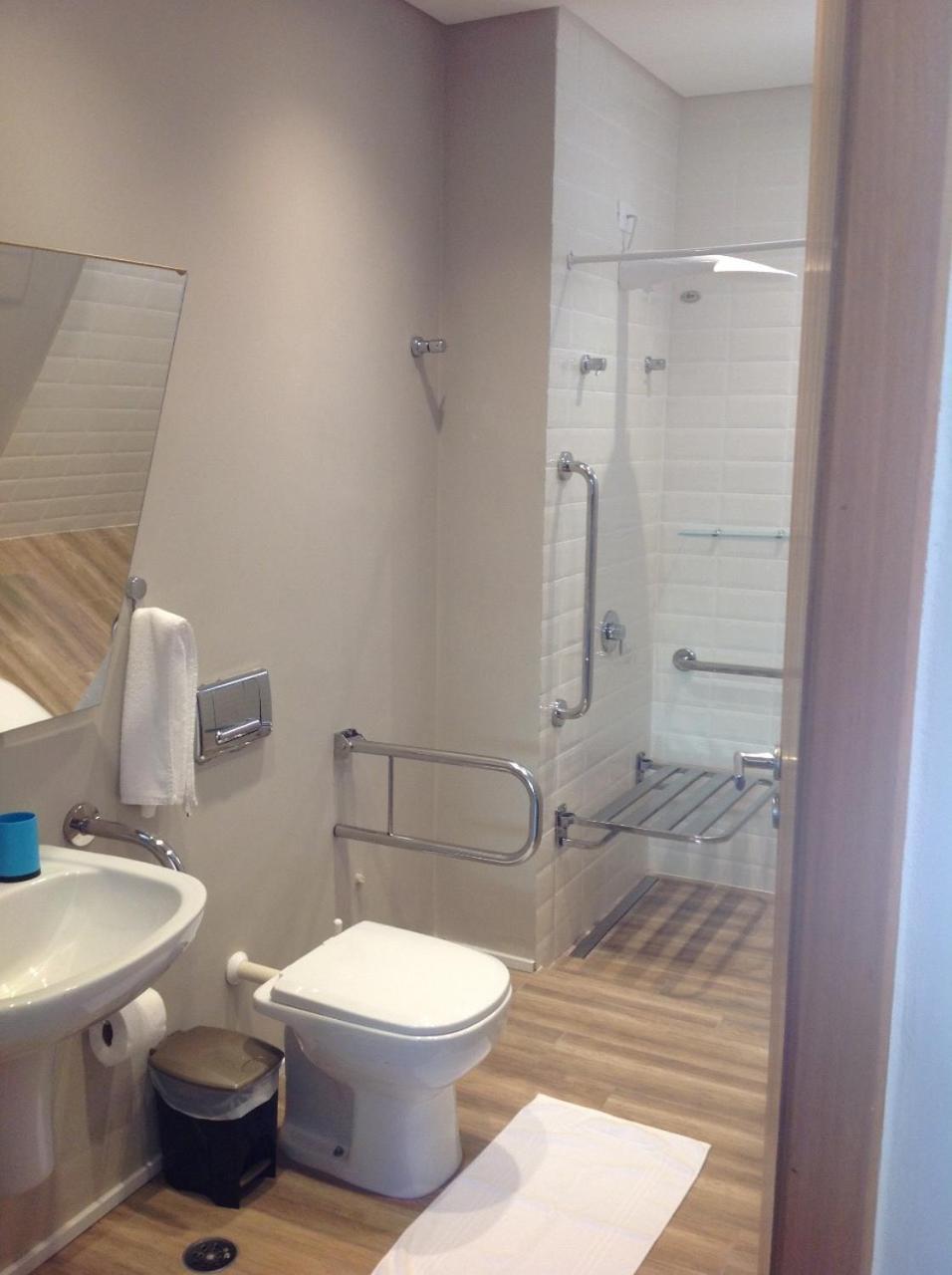 Aparthotel Tons De Mar 3*